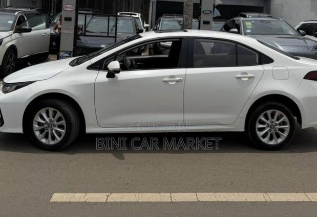 Toyota Corolla 2023 White