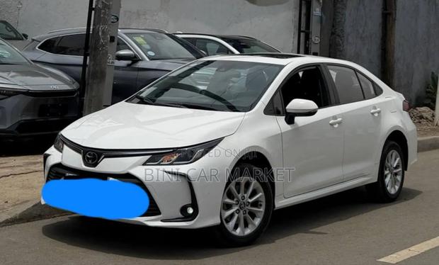 Toyota Corolla 2023 White