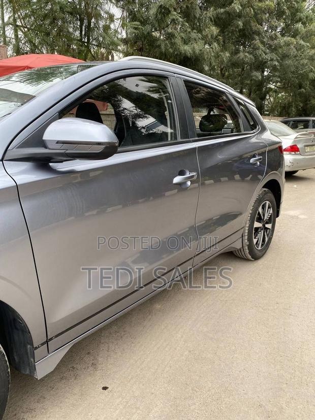 BYD E2 43 kWh 94 hp FWD 2024 Silver