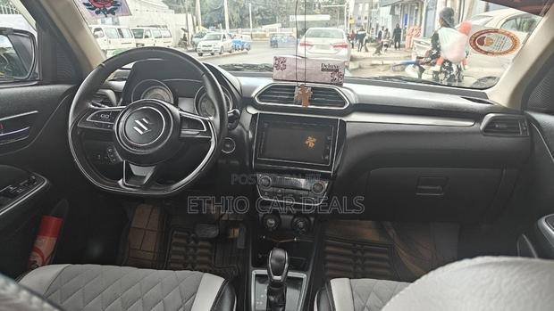 Suzuki Dzire 2022 Silver