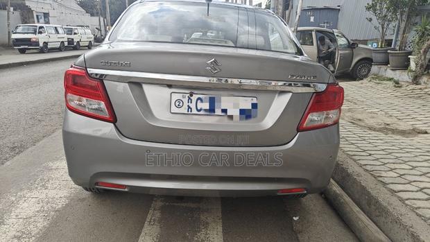 Suzuki Dzire 2022 Silver