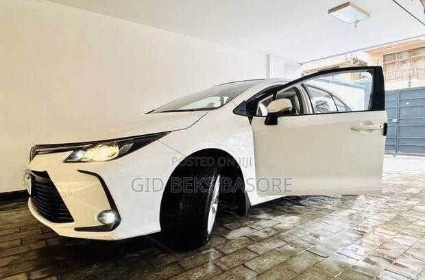 Toyota Corolla 2022 White