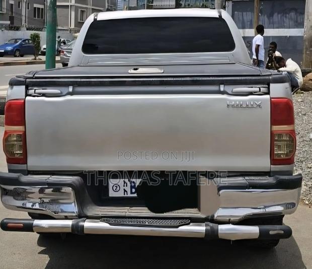 Toyota Hilux 2010 Silver