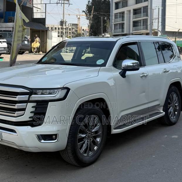 Toyota Land Cruiser 2023 White