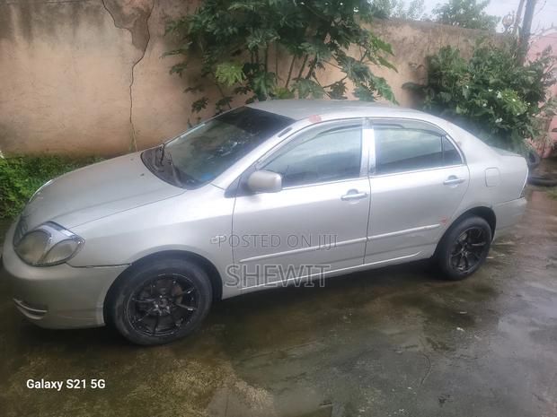 Toyota Corolla Sedan 2003 Gold