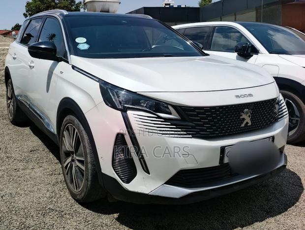 Peugeot 5008 2021 White