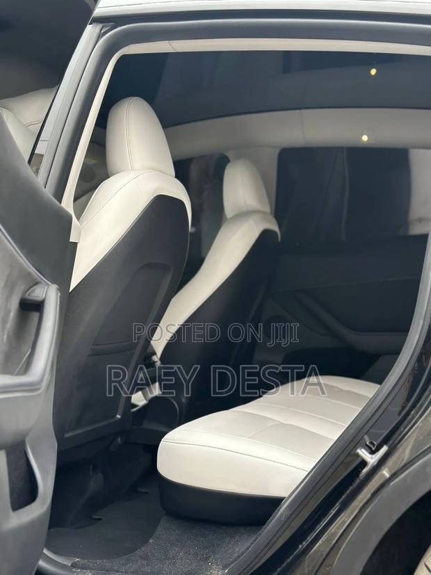 Tesla Model Y 2024 Black