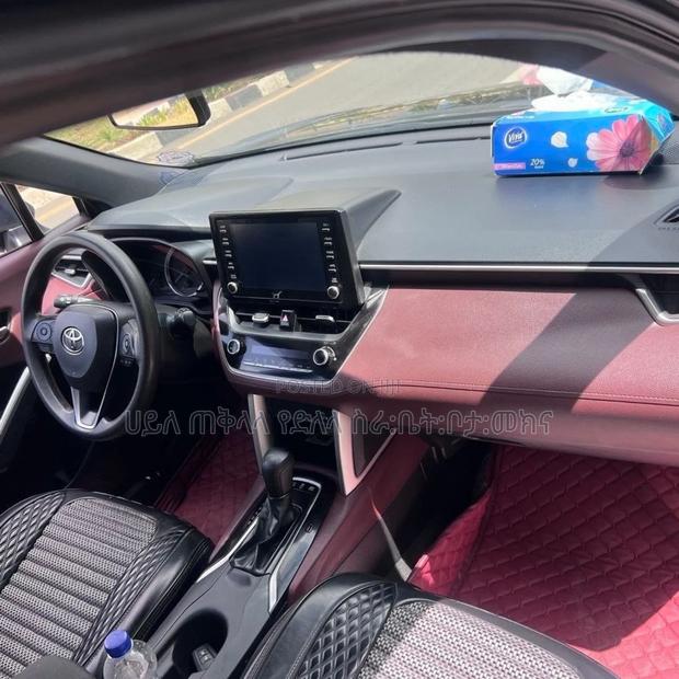 Toyota Corolla Cross Hybrid 2023 Beige