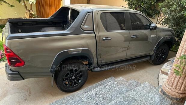 Toyota Hilux 2021 Teal