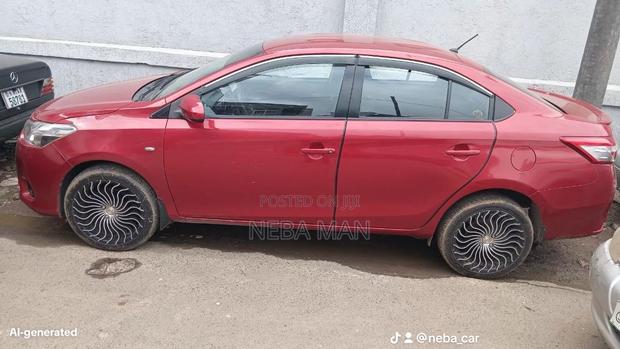 Toyota Yaris 2014 Red