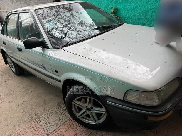 Toyota Corolla 1987 Silver