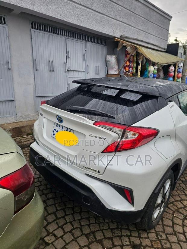Toyota C-HR 2021 White