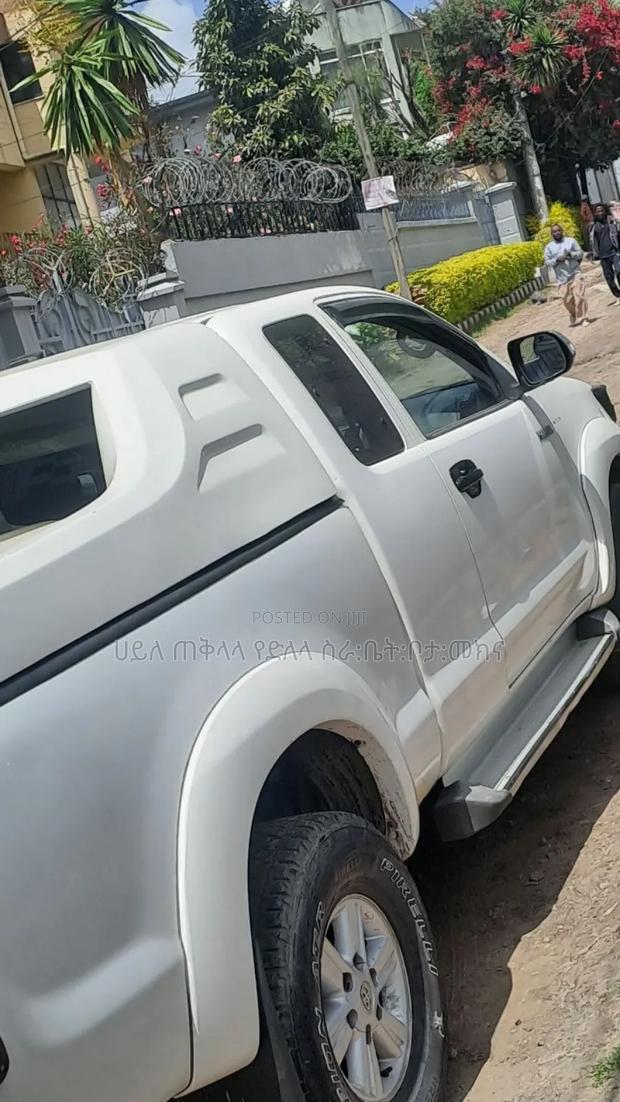 Toyota Hilux 2012 Off white