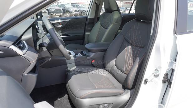 New Toyota RAV4 Hybrid LE AWD 2024 White