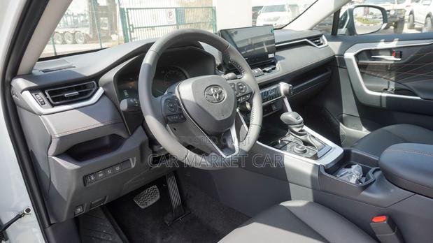 New Toyota RAV4 Hybrid LE AWD 2024 White