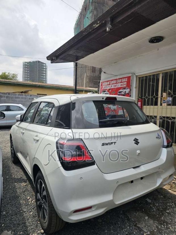 New Suzuki Swift 2025 White
