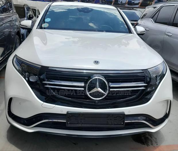 Mercedes-Benz EQC EQC400 4MATIC 2023 Ivory