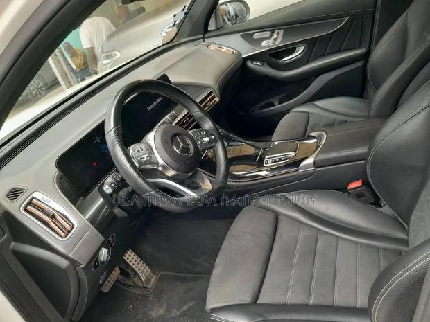 Mercedes-Benz EQC EQC400 4MATIC 2023 Ivory