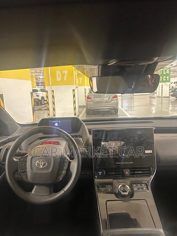 New Toyota bZ4X 71.4 kWh FWD 2023 Gray