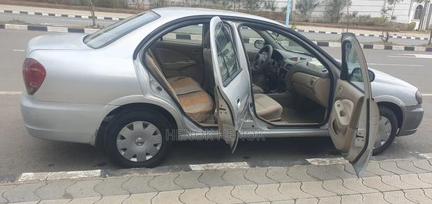 Nissan Sunny 2011 Silver