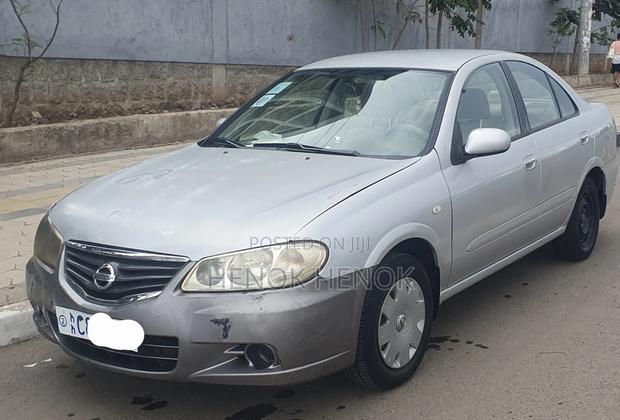 Nissan Sunny 2011 Silver