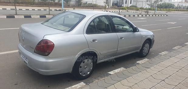 Nissan Sunny 2011 Silver