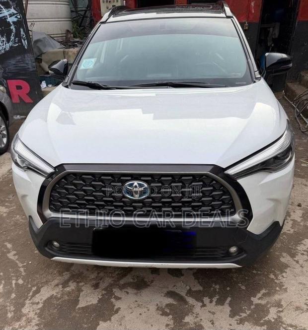 Toyota Corolla Cross Hybrid 2023 White