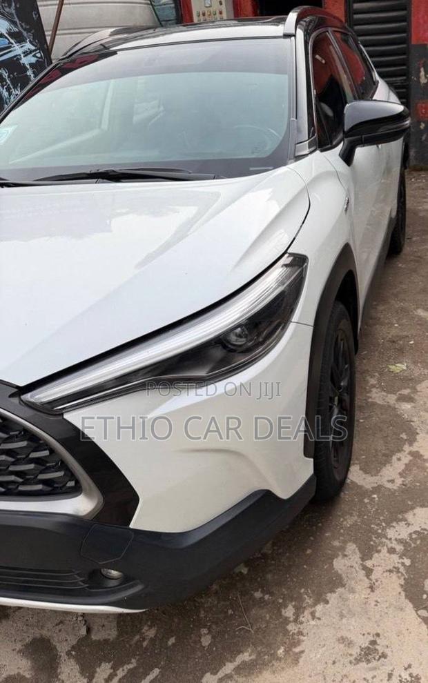 Toyota Corolla Cross Hybrid 2023 White