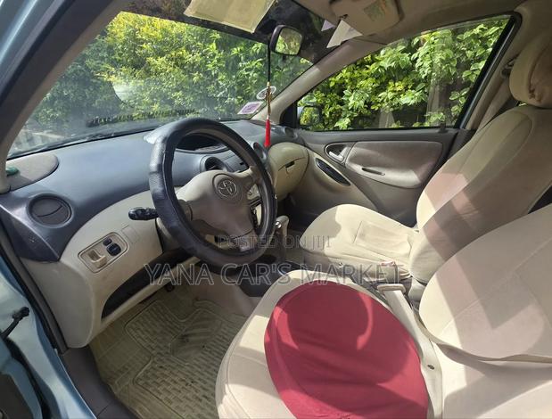 Toyota Platz 2005 Blue