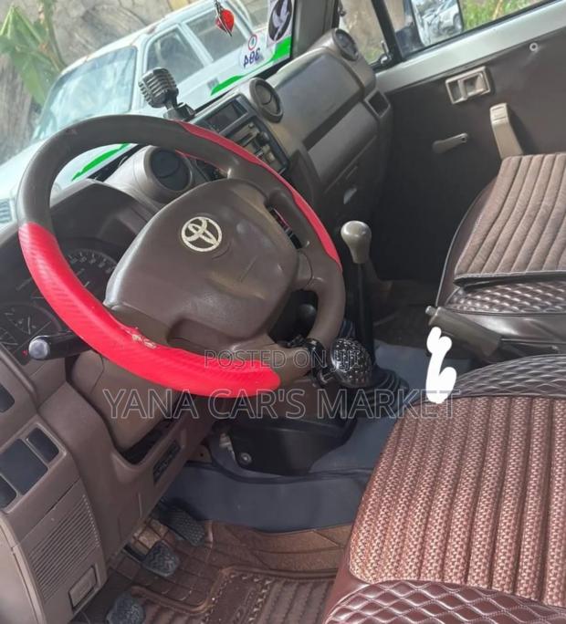 Toyota Land Cruiser 2012 White