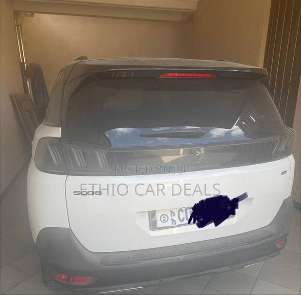 Peugeot 5008 2022 White