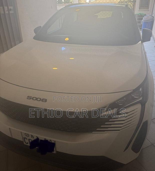Peugeot 5008 2022 White