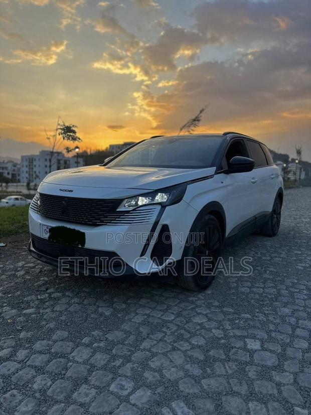 Peugeot 5008 2022 White