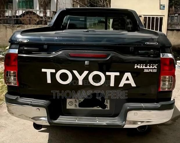 Toyota Hilux 2020 Black