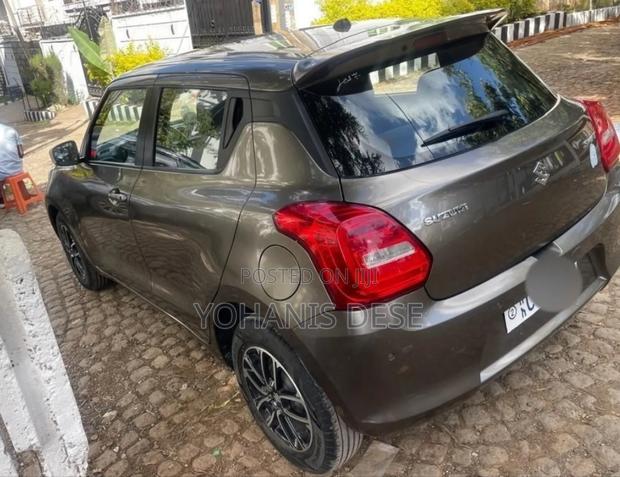 Suzuki Swift 2022 Gray