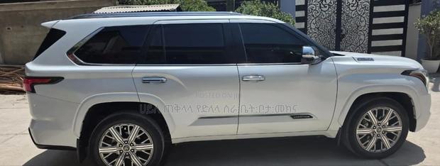 Toyota Sequoia 2024 White