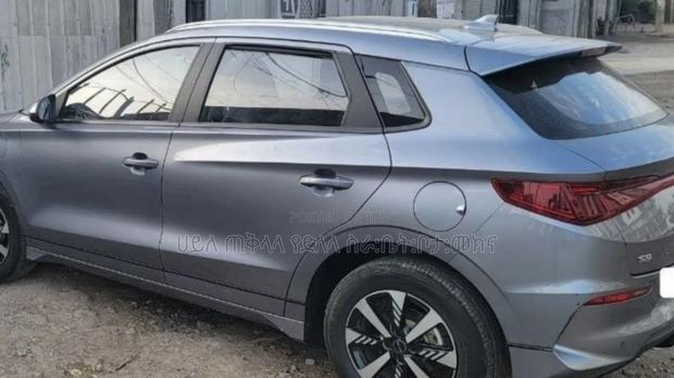 BYD E2 43 kWh 94 hp FWD 2025 Gray