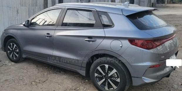 BYD E2 43 kWh 94 hp FWD 2025 Gray