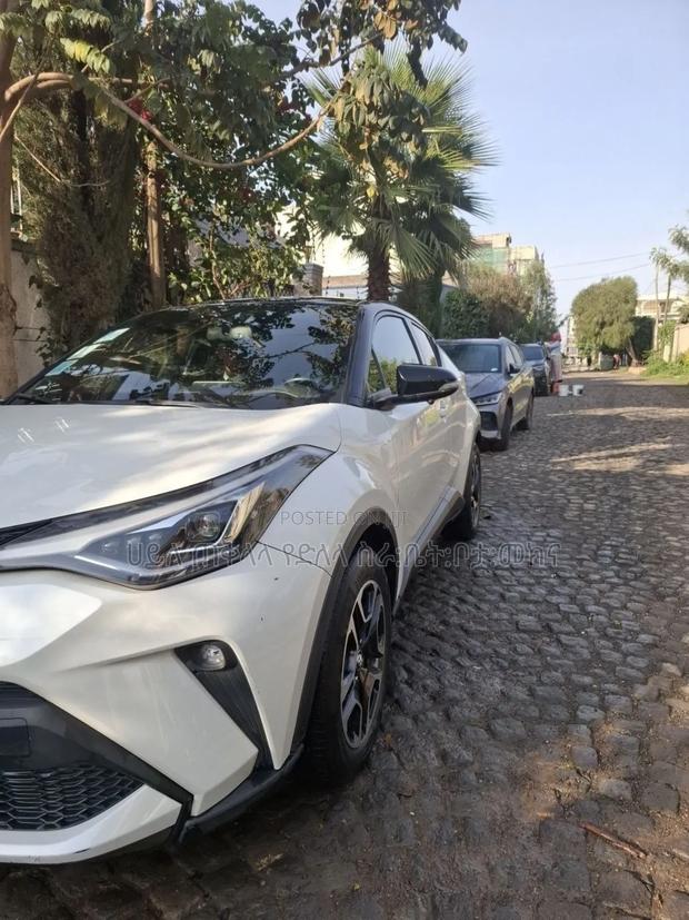 Toyota C-HR LE 2021 Ivory