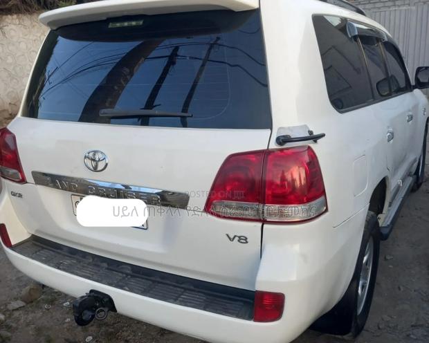 Toyota Land Cruiser 2008 White