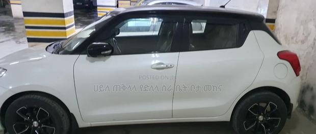 Suzuki Swift 2022 White