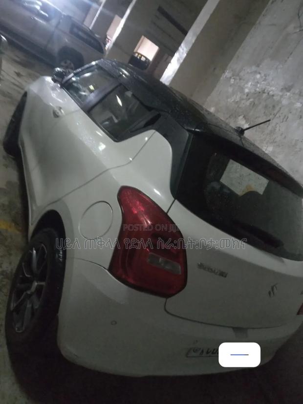 Suzuki Swift 2022 White