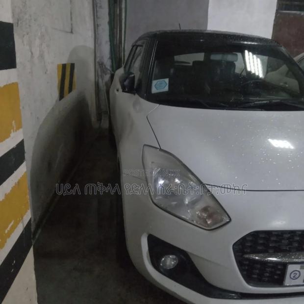 Suzuki Swift 2022 White