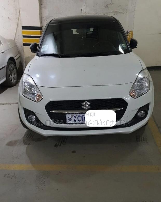 Suzuki Swift 2022 White