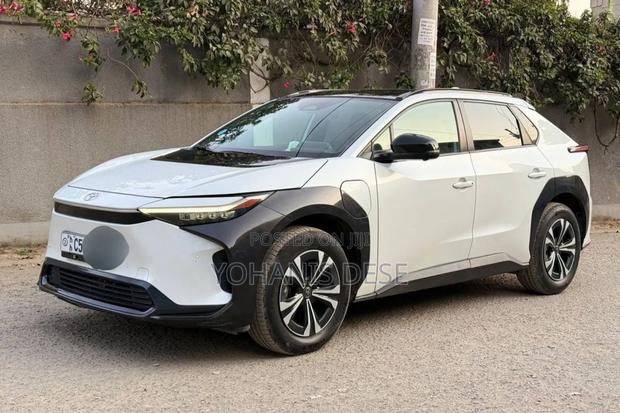 Toyota bZ4X 2022 Off white