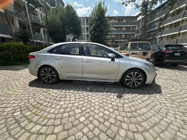 Toyota Corolla 2022 Silver