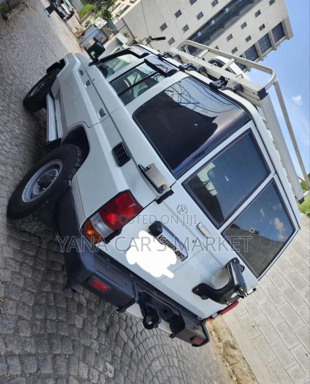 Toyota Land Cruiser 2014 White