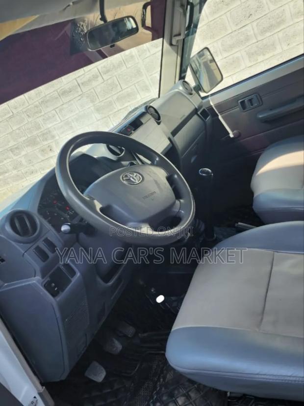 Toyota Land Cruiser 2014 White