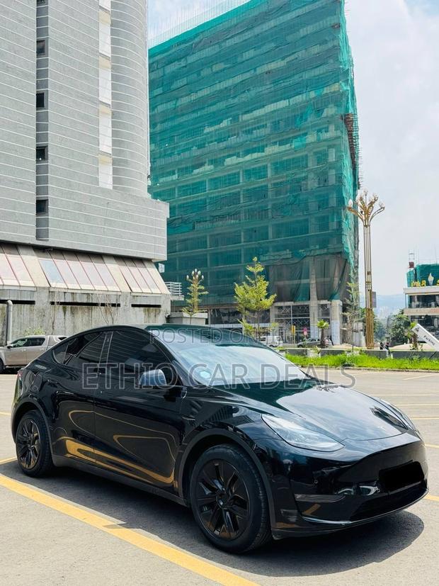 Tesla Model Y 2024 Black