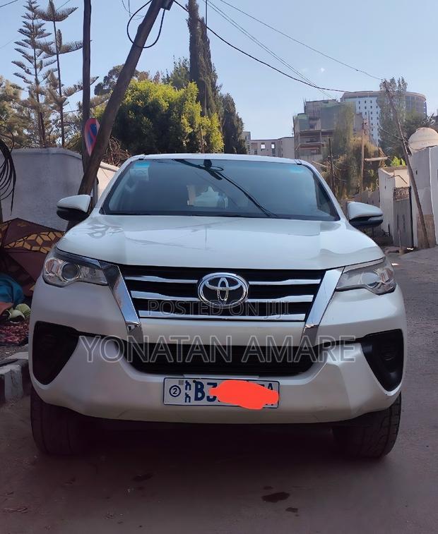 Toyota Fortuner 2018 White